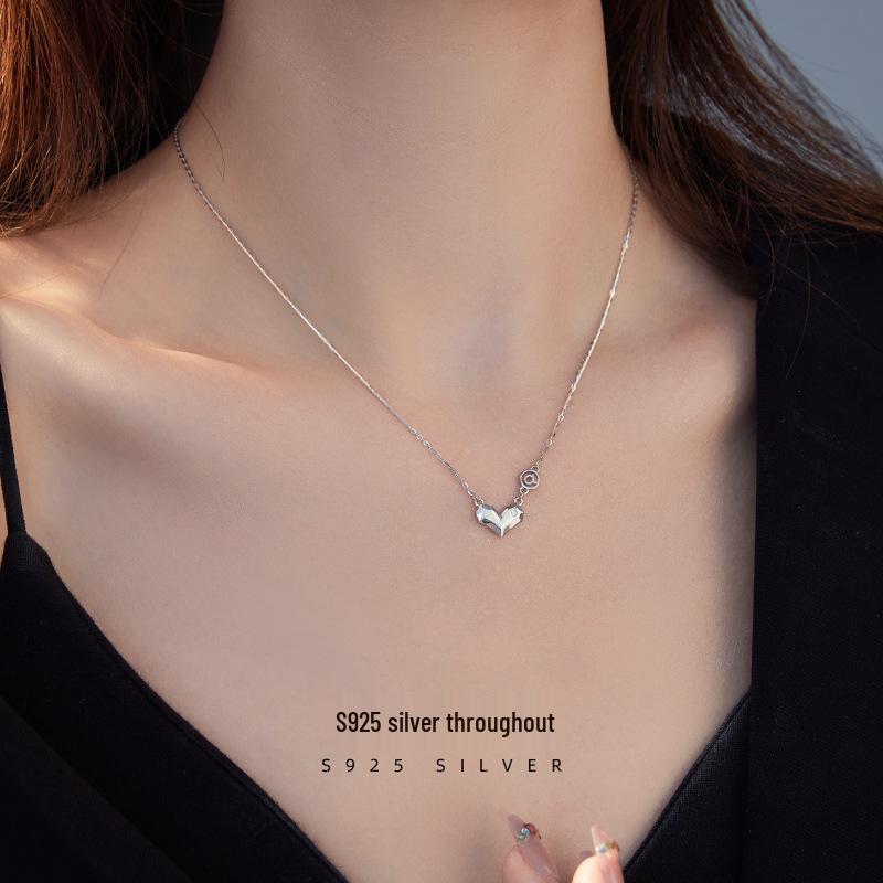 Banyan Tree Silver Letter Love Necklace: 3D Heart Clavicle Chain for Women 925 Silver
Banyan Tree Silver Letter Love Necklace: 3D Heart Clavicle Chain for Women 925 Silver