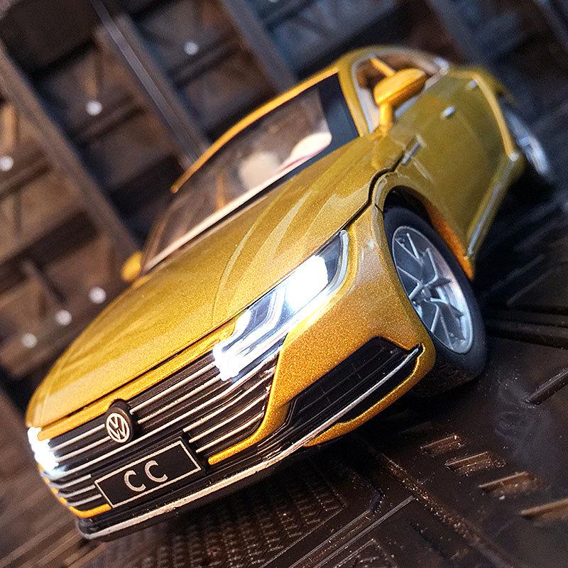 Модель купе из сплава Volkswagen CC: Игрушка с инерционным механизмом, со звуком и светом белый
Модель купе из сплава Volkswagen CC: Игрушка с инерционным механизмом, со звуком и светом белый