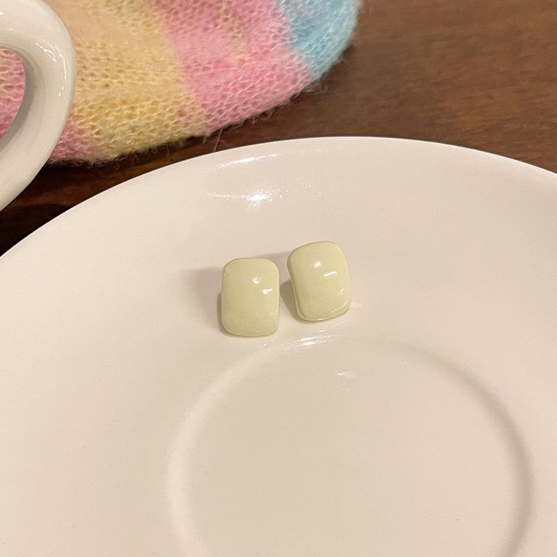 Летние свежие серьги-бобы из серебра 925 пробы с допамином в форме буквы С для женщин - милые и симпатичные
Летние свежие серьги-бобы из серебра 925 пробы с допамином в форме буквы С для женщин - милые и симпатичные