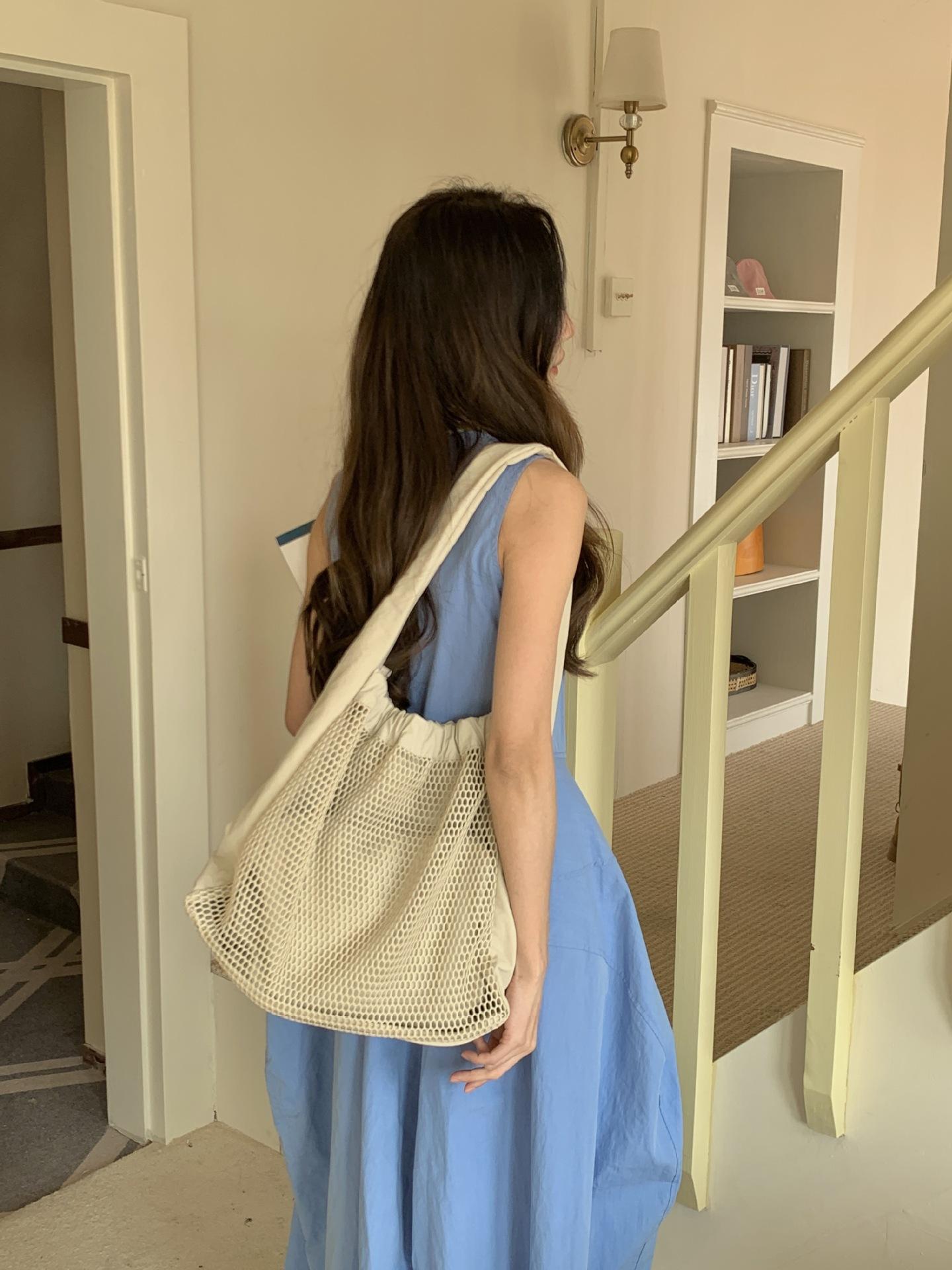 2025 Large-capacity Shoulder Crossbody Minimalist Lazy Fashionable Tote Hollowed-out Canvas Designer Luxury Bag 34x20x12cm абрикосовый
2025 Large-capacity Shoulder Crossbody Minimalist Lazy Fashionable Tote Hollowed-out Canvas Designer Luxury Bag 34x20x12cm абрикосовый
