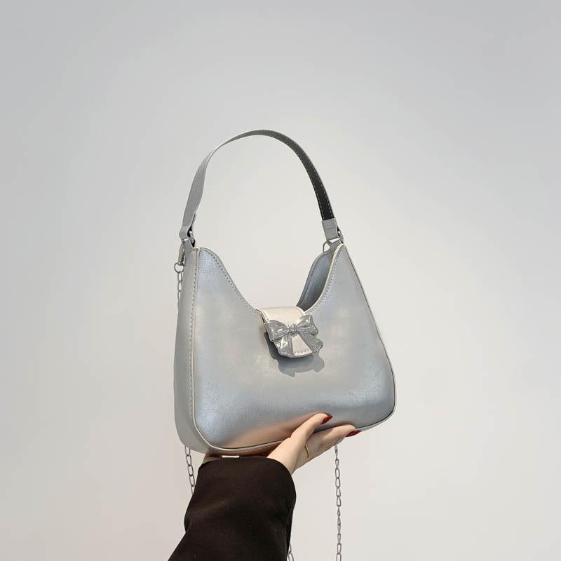Популярна цьогорічна модна сумка-метелик у корейській версії, нішева текстурована сумка 2024 року, весна, нова жіноча сумка на одне плече під пахвою, тренд 2024 року срібний
Популярна цьогорічна модна сумка-метелик у корейській версії, нішева текстурована сумка 2024 року, весна, нова жіноча сумка на одне плече під пахвою, тренд 2024 року срібний