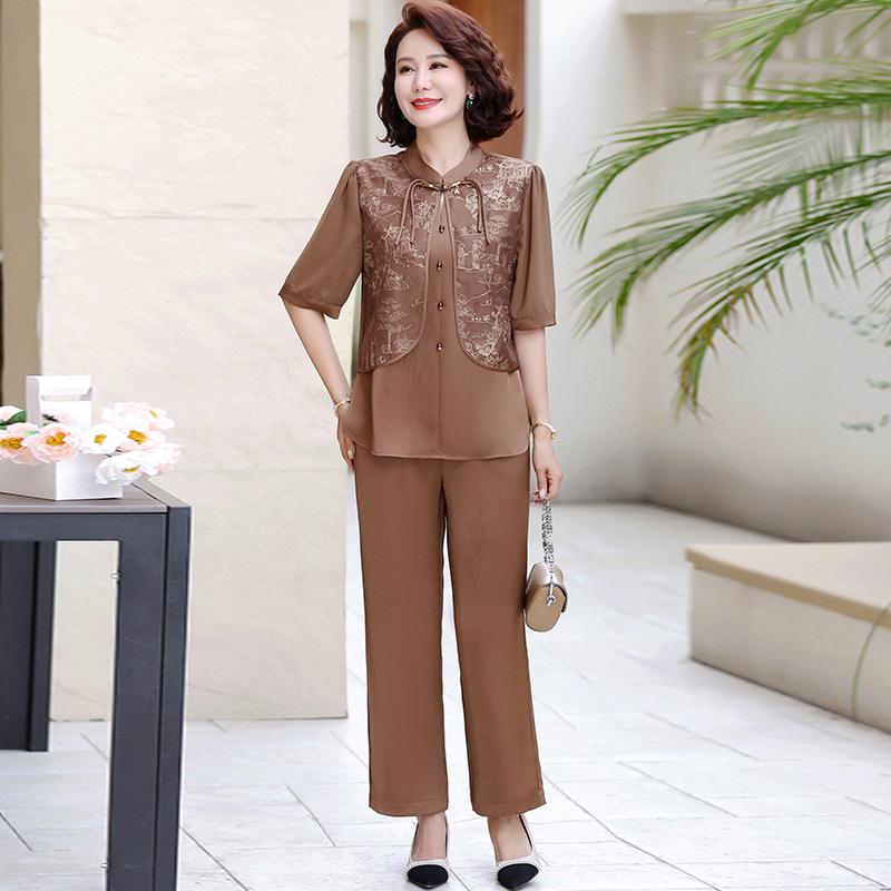 Mom s Summer Chic Mid-Sleeve Two-Piece Set: Stylish Chinese-Inspired Top for Middle-Aged and Elderly Women 4XL
Mom s Summer Chic Mid-Sleeve Two-Piece Set: Stylish Chinese-Inspired Top for Middle-Aged and Elderly Women 4XL