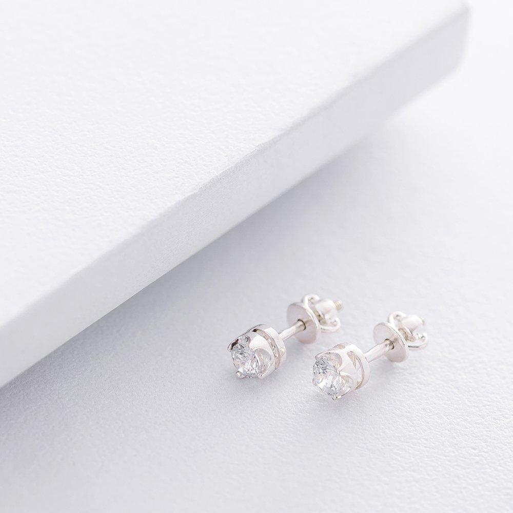 Срібні сережки-гвоздики з фіанітами Oniks d 0.5 cm срібний
Срібні сережки-гвоздики з фіанітами Oniks d 0.5 cm срібний