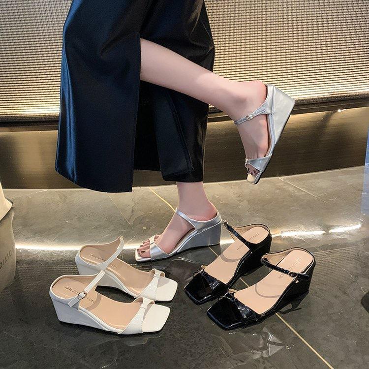 French girl pink wedge sandals women s summer 2025 new fashion versatile temperament high heels 35 чёрный
French girl pink wedge sandals women s summer 2025 new fashion versatile temperament high heels 35 чёрный