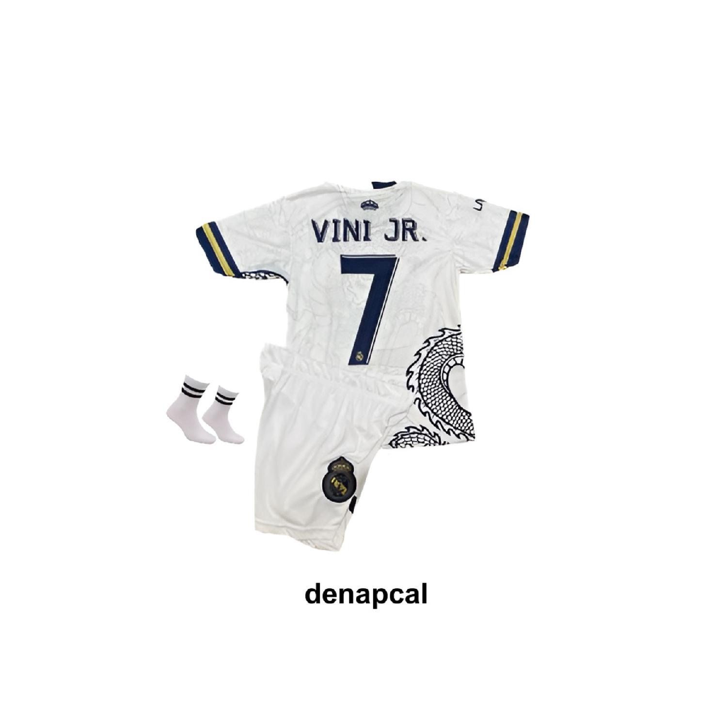Детский комплект из трех предметов белого цвета Vinicius Jr 7 Special Dragon с мотивом дракона
Детский комплект из трех предметов белого цвета Vinicius Jr 7 Special Dragon с мотивом дракона