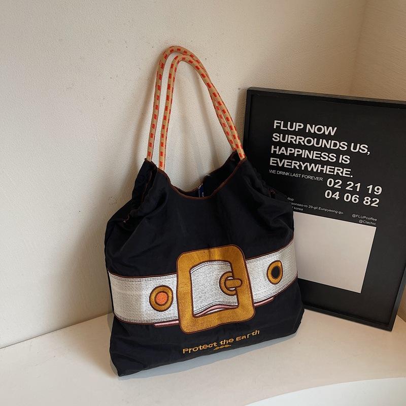 Autumn and winter new casual fashion large-capacity bag women s commuter shoulder bag portable fresh commuter bag tote bag
Autumn and winter new casual fashion large-capacity bag women s commuter shoulder bag portable fresh commuter bag tote bag