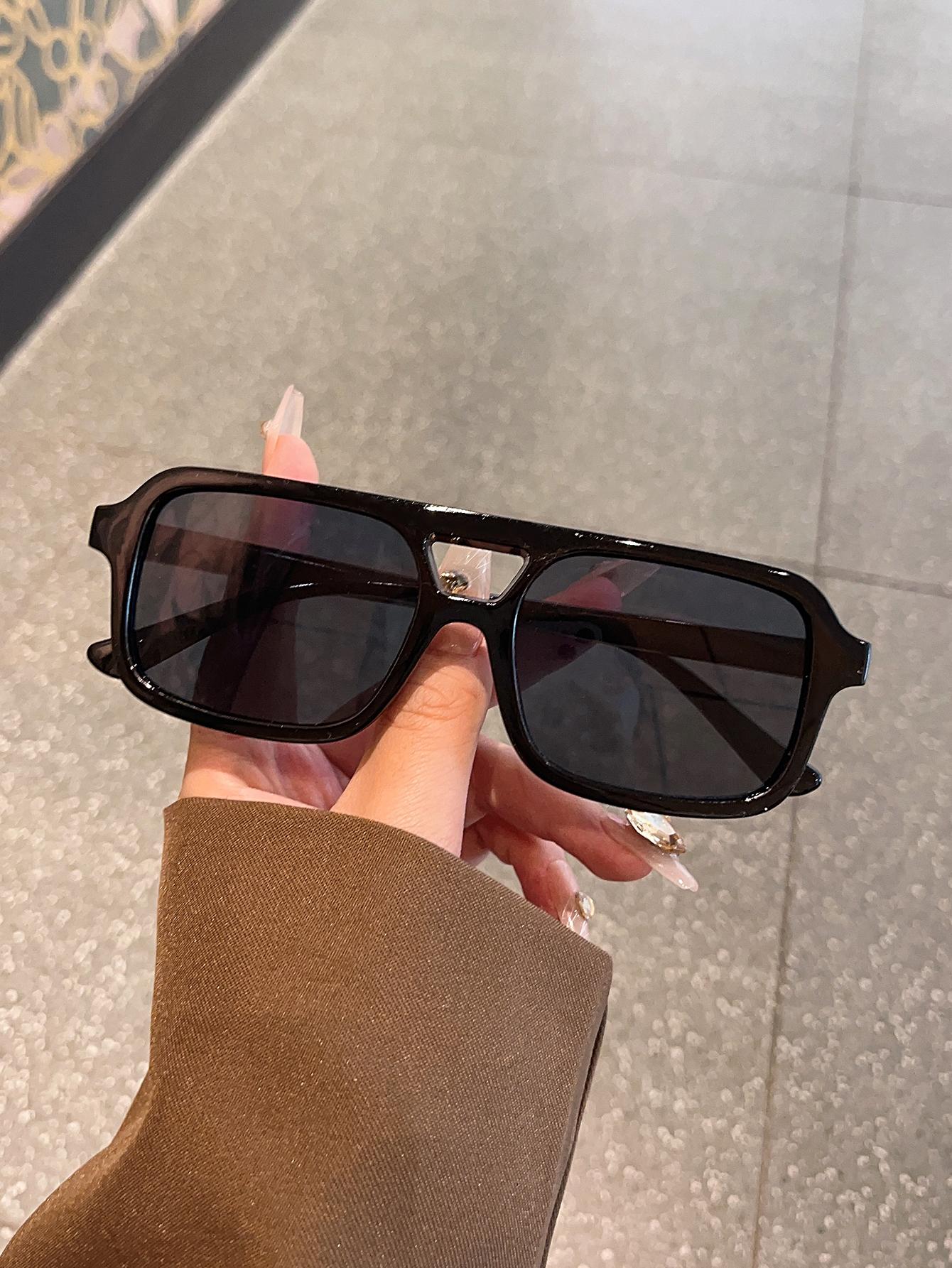 1Pc Retro Fashion Popular Rectangular Double-Beam Sunglasses Personalized Small Frame Sunglasses Ladies Fashion Sunglasses
1Pc Retro Fashion Popular Rectangular Double-Beam Sunglasses Personalized Small Frame Sunglasses Ladies Fashion Sunglasses