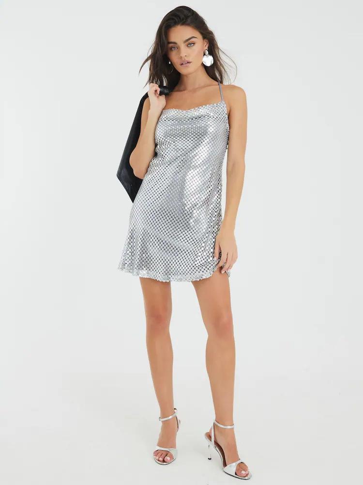 2026 European & American Sexy Rhinestone Bandeau Dress with Pleated Bodycon Mini Skirt Large светло-синий
2026 European & American Sexy Rhinestone Bandeau Dress with Pleated Bodycon Mini Skirt Large светло-синий