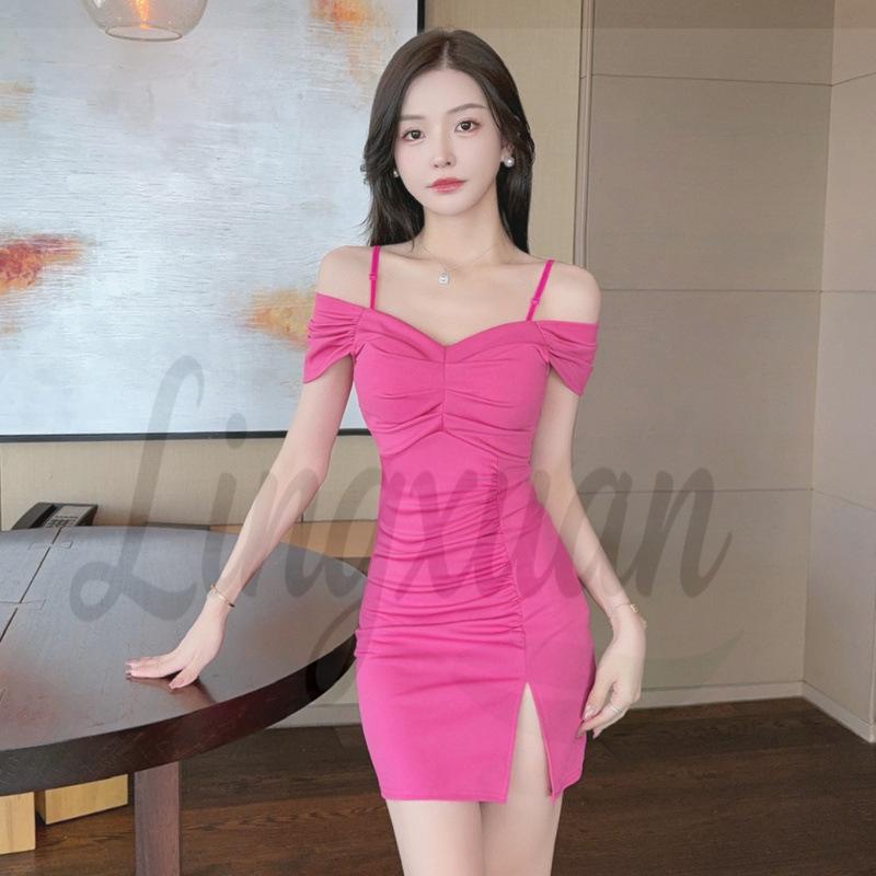 Chic One-Shoulder Low-Cut Open-Back Dress: Flattering, Hip-Hugging Design with Cinched Waist and Fishbone Detail Medium маджента
Chic One-Shoulder Low-Cut Open-Back Dress: Flattering, Hip-Hugging Design with Cinched Waist and Fishbone Detail Medium маджента
