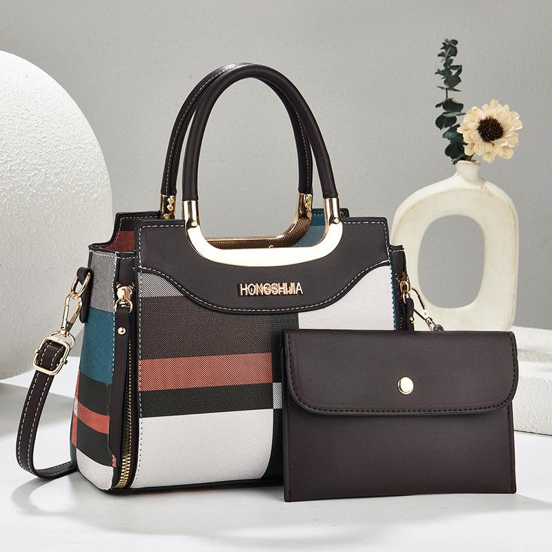 Bag large capacity women s 2025 new fashion shoulder messenger bag versatile high sense tote bag women s bag tide зелений
Bag large capacity women s 2025 new fashion shoulder messenger bag versatile high sense tote bag women s bag tide зелений