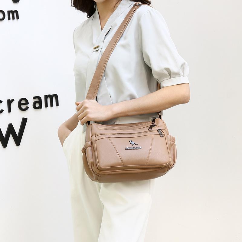 Soft leather women s bag simple and versatile 2025 spring new middle-aged mother bag large capacity multi-layer shoulder messenger bag women темно-синього кольору
Soft leather women s bag simple and versatile 2025 spring new middle-aged mother bag large capacity multi-layer shoulder messenger bag women темно-синього кольору
