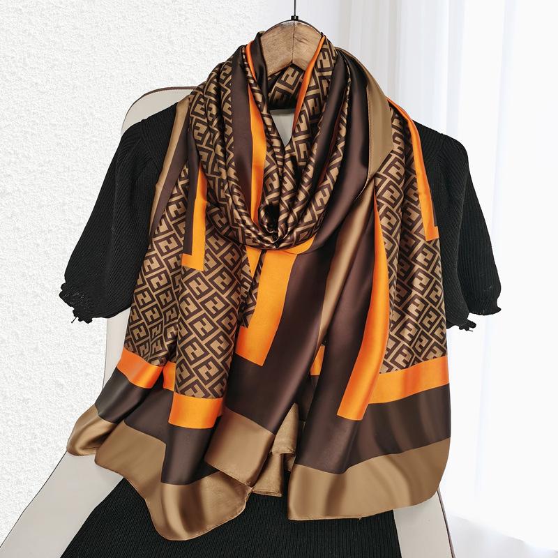 Женский универсальный шарф из корейского сатина с принтом - летняя шаль и солнцезащитный аксессуар 90x180cm
Женский универсальный шарф из корейского сатина с принтом - летняя шаль и солнцезащитный аксессуар 90x180cm