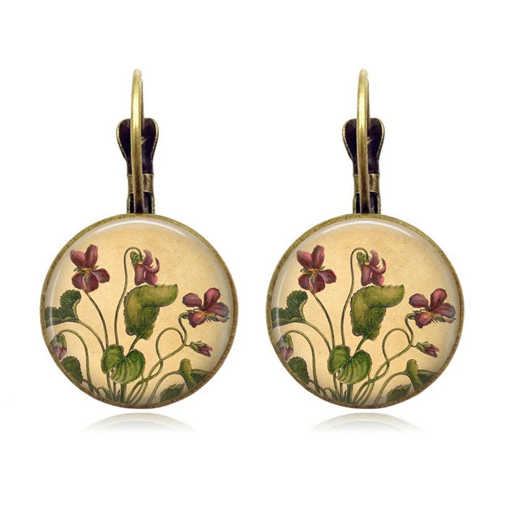 Vintage Style Rose Earrings Floral Design Lightweight Metal Alloy Studs for Women and Girls Classic Elegant Accessories for Daily Wear One Size
Vintage Style Rose Earrings Floral Design Lightweight Metal Alloy Studs for Women and Girls Classic Elegant Accessories for Daily Wear One Size