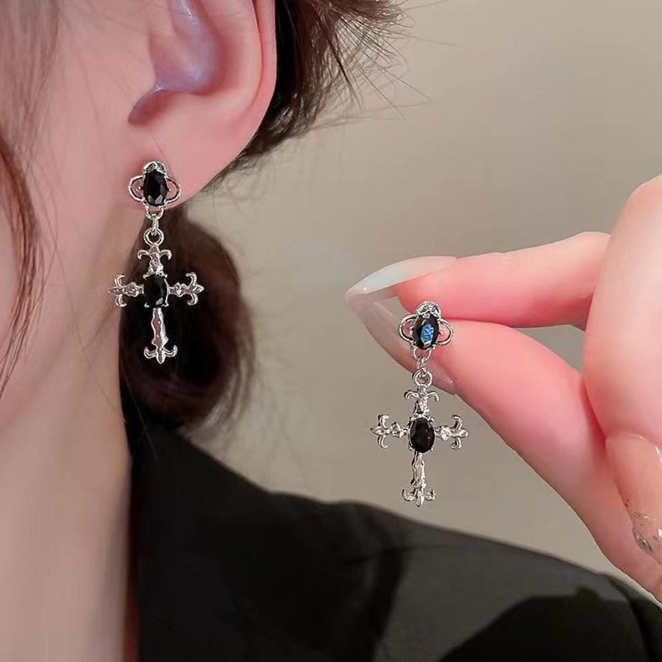 Yupsk Punk Fashion Black Crystal Stone Cross Drill Drop Earring for Women Girls Halloween Jewellery Statement Jewelry Gift
Yupsk Punk Fashion Black Crystal Stone Cross Drill Drop Earring for Women Girls Halloween Jewellery Statement Jewelry Gift