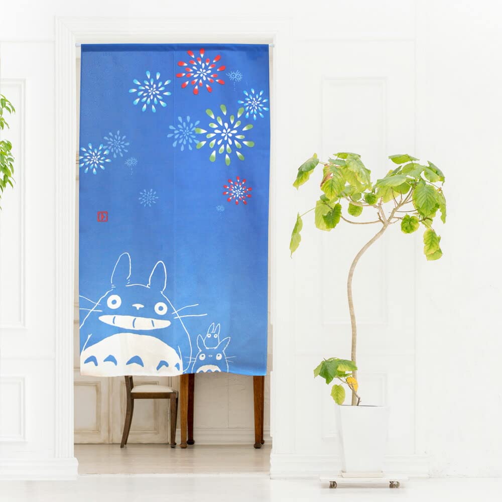 Studio Ghibli Мой сосед Тоторо Норен японский занавес гобелен Летние воспоминания 33,45x59 дюймов 11574
Studio Ghibli Мой сосед Тоторо Норен японский занавес гобелен Летние воспоминания 33,45x59 дюймов 11574
