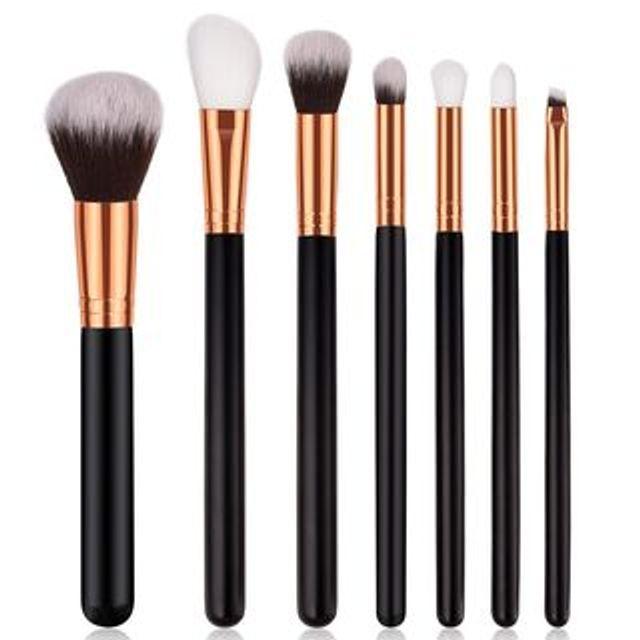Stroke of Beauty - Set of 7: Makeup Brush with Wooden Handle T-07-045
Stroke of Beauty - Set of 7: Makeup Brush with Wooden Handle T-07-045