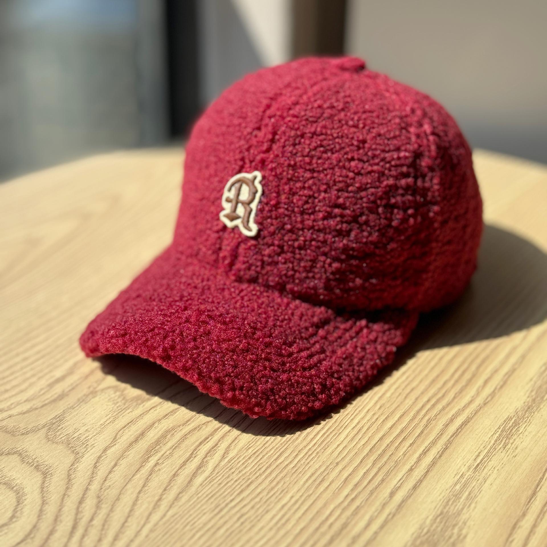 New autumn and winter thickened warm lamb wool baseball cap for women, wide brim, makes the face look smaller, suitable for large head sizes, trendy Adult54-60Adjustable вина червоного кольору
New autumn and winter thickened warm lamb wool baseball cap for women, wide brim, makes the face look smaller, suitable for large head sizes, trendy Adult54-60Adjustable вина червоного кольору