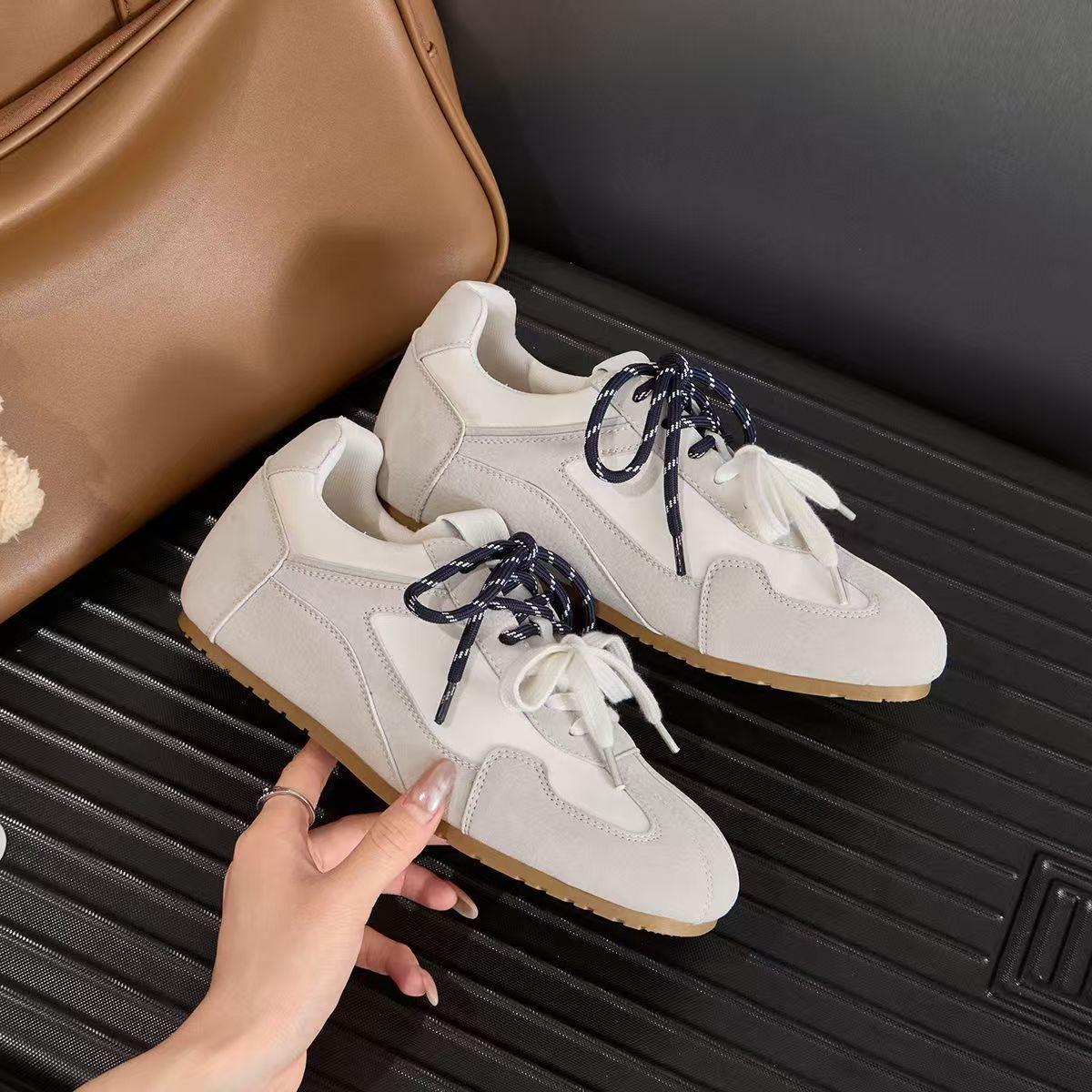 Niche двухцветная шнуровка на плоской подошве 2025 года, весна и осень, новая повседневная модная женская обувь, универсальная, простая, в стиле хип-хоп, обувь для моральной подготовки 40