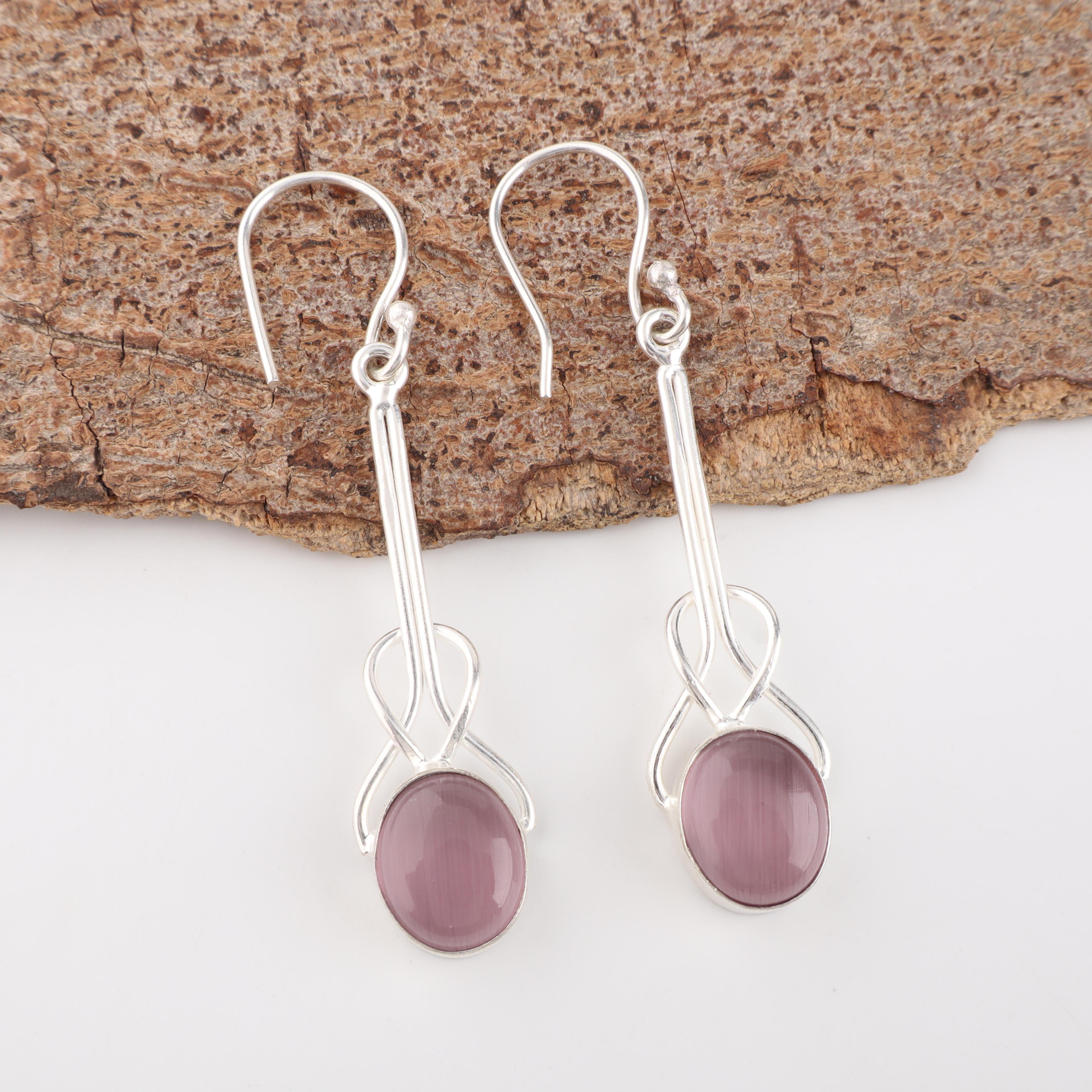 Серьги из стерлингового серебра 925 пробы с фиолетовым кошачьим глазом, серебряные украшения ручной работы, великолепные серьги с кошачьим глазом, ювелирные украшения в подарок 1.76 inches фиолетовый
Серьги из стерлингового серебра 925 пробы с фиолетовым кошачьим глазом, серебряные украшения ручной работы, великолепные серьги с кошачьим глазом, ювелирные украшения в подарок 1.76 inches фиолетовый