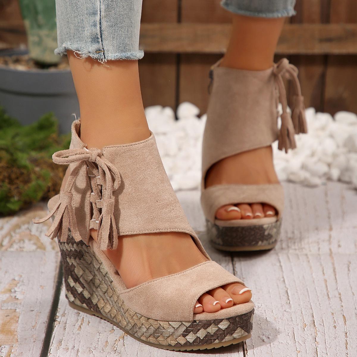 Large size European and American wedge heel sandals women s spring and summer fringed high heel fish mouth platform women s shoes muffin sole shoes 43
Large size European and American wedge heel sandals women s spring and summer fringed high heel fish mouth platform women s shoes muffin sole shoes 43