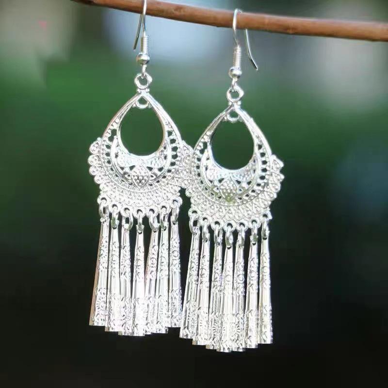 Retro Ethnic Style Miao Silver Fringed Earrings High-End Bohemian Earrings Tourist Attractions Fashion Versatile Earrings
Retro Ethnic Style Miao Silver Fringed Earrings High-End Bohemian Earrings Tourist Attractions Fashion Versatile Earrings