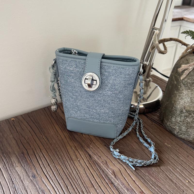 Bucket bag women s summer fashion fashion high-end texture chain single shoulder crossbody small bag синій
Bucket bag women s summer fashion fashion high-end texture chain single shoulder crossbody small bag синій