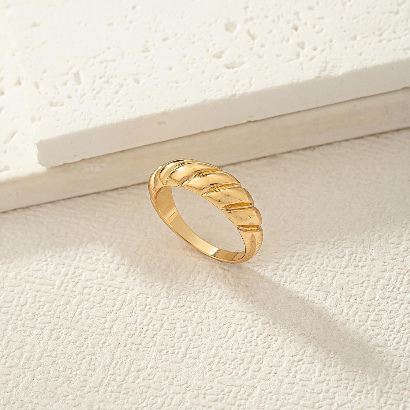 Popular Jewelry Metal Texture Ring Trade Fashion Jewelry Qingdao Jewelry
Popular Jewelry Metal Texture Ring Trade Fashion Jewelry Qingdao Jewelry