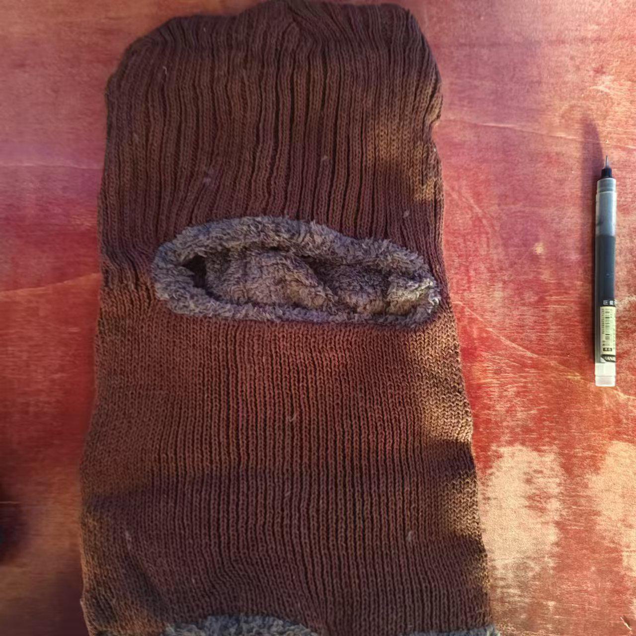 Треугольная вязаная шерстяная шапка для мужчин - на бархатной подкладке, утолщенная, теплая, морозостойкая, в корейском стиле, осенне-зимняя велосипедная кепка-пуловер Face-revealing hat, One Size коричневый
Треугольная вязаная шерстяная шапка для мужчин - на бархатной подкладке, утолщенная, теплая, морозостойкая, в корейском стиле, осенне-зимняя велосипедная кепка-пуловер Face-revealing hat, One Size коричневый