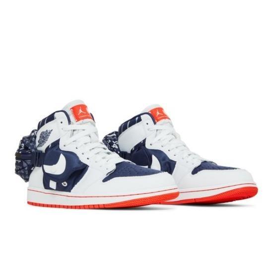 Air Jordan 1 Retro Sneakers High Utility Quai 54 Men s DV1717-100 EU 35.5 індиго/білий
Air Jordan 1 Retro Sneakers High Utility Quai 54 Men s DV1717-100 EU 35.5 індиго/білий