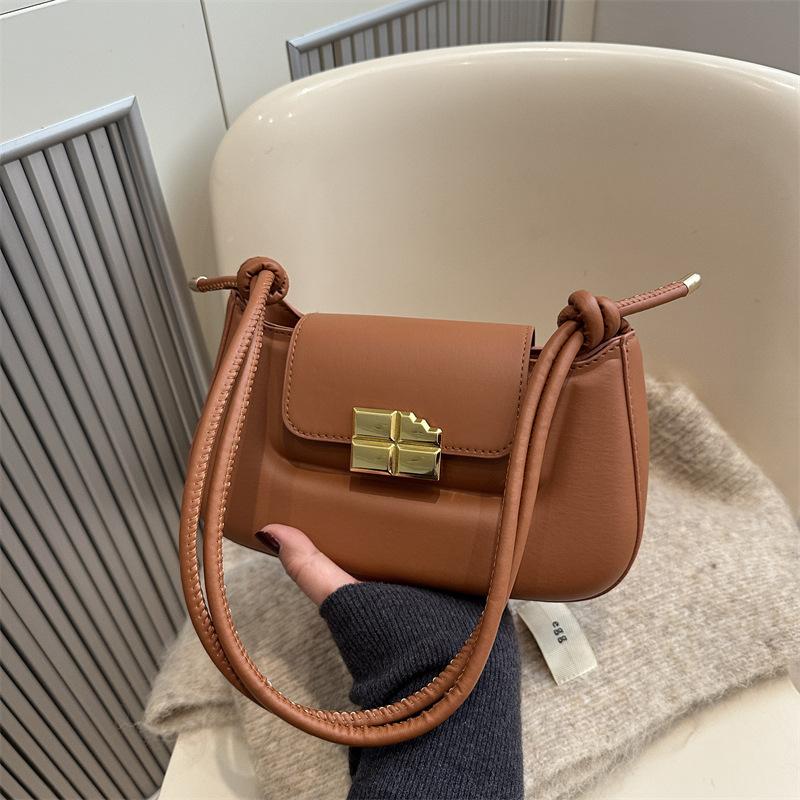 Winter new fashion niche bag women s versatile shoulder messenger bag small fresh casual bag світло-коричневого кольору
Winter new fashion niche bag women s versatile shoulder messenger bag small fresh casual bag світло-коричневого кольору