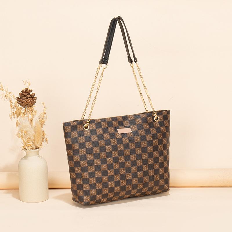 Классическая наплечная сумка для всех случаев темно-коричневого
Классическая наплечная сумка для всех случаев темно-коричневого