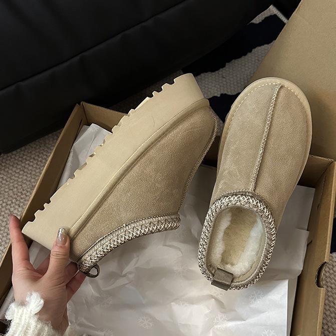 2025 autumn and winter new fur integrated snow boots platform cotton shoes women s retro lazy shoes bag head fluffy slippers tide 40 бежевый
2025 autumn and winter new fur integrated snow boots platform cotton shoes women s retro lazy shoes bag head fluffy slippers tide 40 бежевый