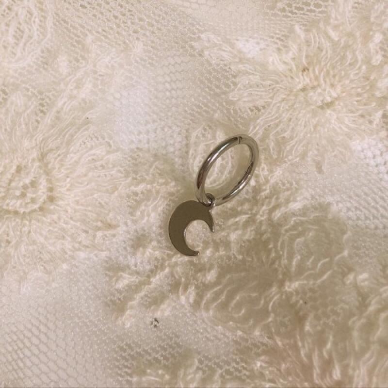 Segment Moon Surgical Piercing
Segment Moon Surgical Piercing