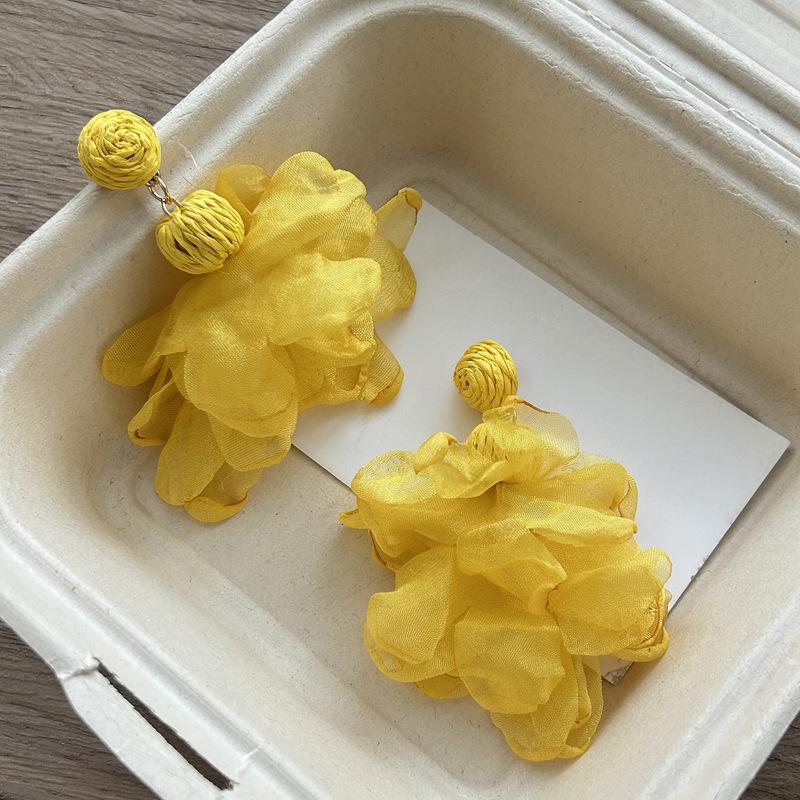 Super fairy yellow petal chiffon fringed earrings bohemian seaside vacation atmosphere earrings unique exaggerated earrings
Super fairy yellow petal chiffon fringed earrings bohemian seaside vacation atmosphere earrings unique exaggerated earrings