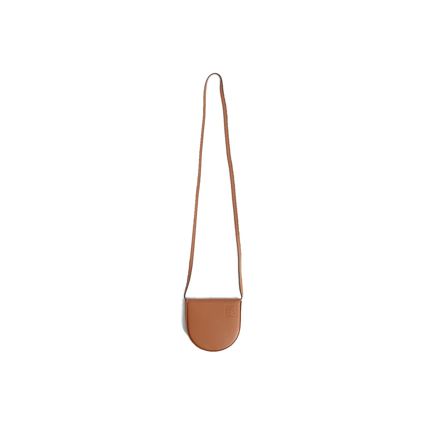 Loewe Heel Series Flap Closure Belt Bag Women Shoulder Bag C661T14X12-2530 Basic Set (Bag+Dust Bag)
Loewe Heel Series Flap Closure Belt Bag Women Shoulder Bag C661T14X12-2530 Basic Set (Bag+Dust Bag)