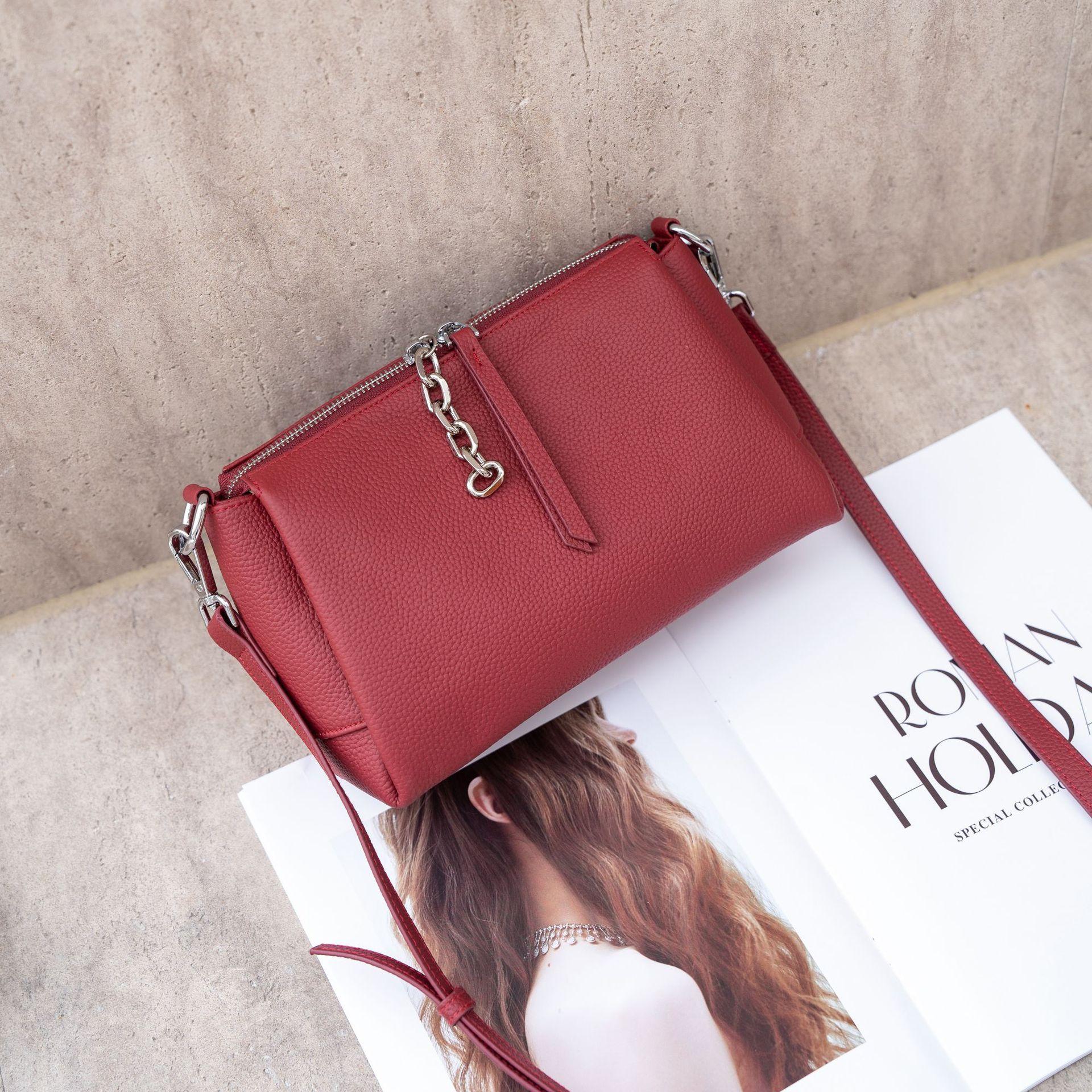 Женская сумка через плечо из коровьей кожи, простая и модная кожаная сумка, большая вместимость, сумка-ракушка, маленькая квадратная сумка из мягкой кожи красный
Женская сумка через плечо из коровьей кожи, простая и модная кожаная сумка, большая вместимость, сумка-ракушка, маленькая квадратная сумка из мягкой кожи красный