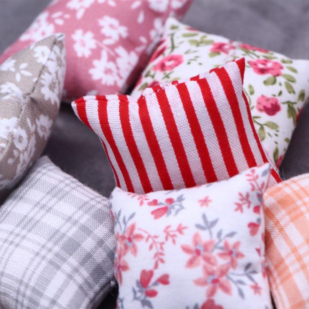 Cotton Mini Dollhouse Simulated Cotton Pillow Model Plaid Throw Pillow Doll Accessory Children F
Cotton Mini Dollhouse Simulated Cotton Pillow Model Plaid Throw Pillow Doll Accessory Children F