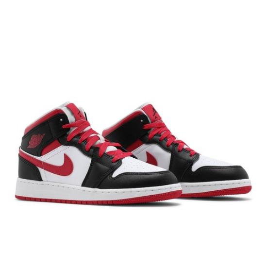 Air Jordan 1 Mid GS White Very Berry Mid-top Retro Sneakers 554725-016 EU 35.5 ягідний/чорний
Air Jordan 1 Mid GS White Very Berry Mid-top Retro Sneakers 554725-016 EU 35.5 ягідний/чорний