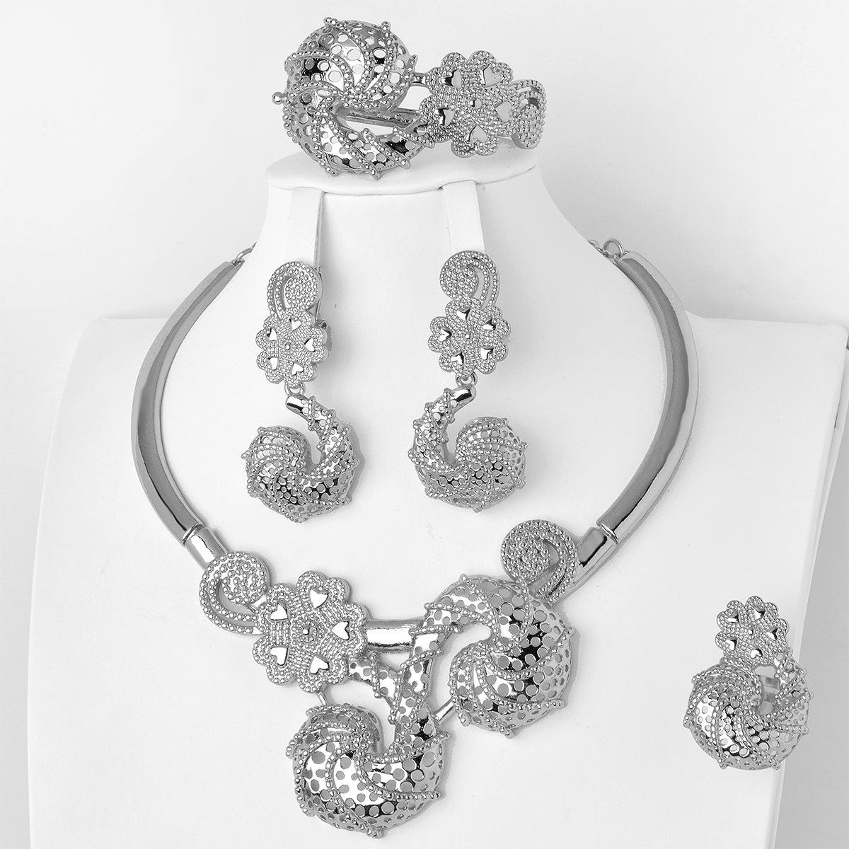 Luxury Middle Eastern Gold and Silver Jewelry Set: Necklace, Bracelet, Earrings, and Ring. Gold-Plated, High-End Bridal Collection. 18K срібний
Luxury Middle Eastern Gold and Silver Jewelry Set: Necklace, Bracelet, Earrings, and Ring. Gold-Plated, High-End Bridal Collection. 18K срібний