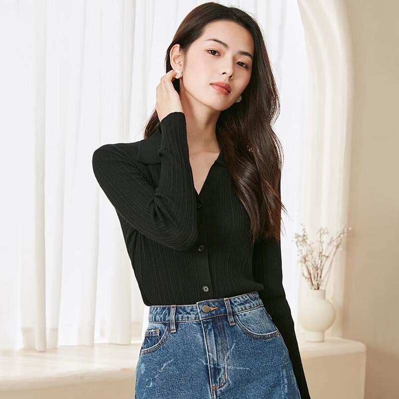 JESSIE Женский свитер с V-образным вырезом, вертикальной рубчатой вязкой S
JESSIE Женский свитер с V-образным вырезом, вертикальной рубчатой вязкой S