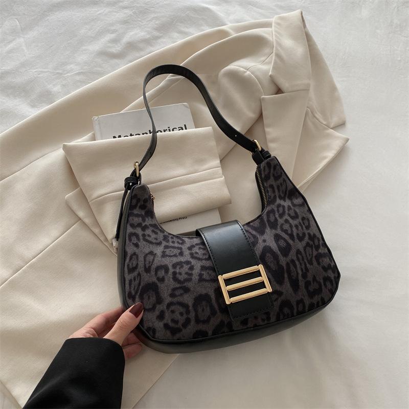 Леопардовый принт Мода Темперамент Сезон Ниша Дизайн Интернет Знаменитости Плечо Сумка Сумка Подмышки Темперамент Женщины чёрный
Леопардовый принт Мода Темперамент Сезон Ниша Дизайн Интернет Знаменитости Плечо Сумка Сумка Подмышки Темперамент Женщины чёрный