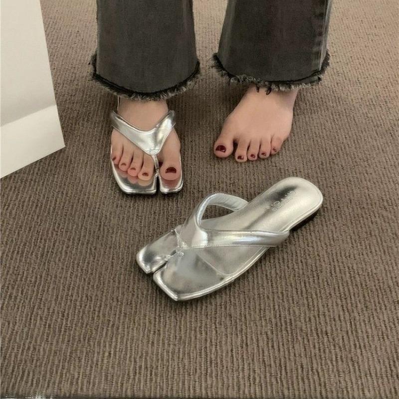 Модные летние женские босоножки на танкетке Премиум-ортопедические сандалии с открытым носком Винтажная нескользящая кожаная повседневная женская обувь на платформе в стиле ретро 35 серебряный
Модные летние женские босоножки на танкетке Премиум-ортопедические сандалии с открытым носком Винтажная нескользящая кожаная повседневная женская обувь на платформе в стиле ретро 35 серебряный