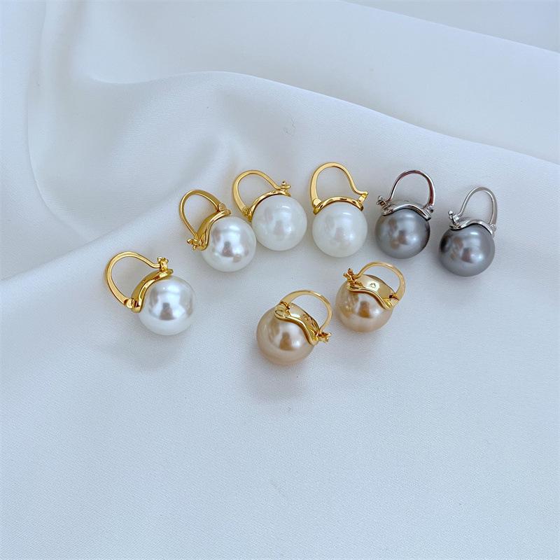 Dong Qing Faux Pearl 18K Ear Cuffs: Multi-Color Stud Earrings - Simple, Versatile Japanese & Korean Inspired Jewelry. серый
Dong Qing Faux Pearl 18K Ear Cuffs: Multi-Color Stud Earrings - Simple, Versatile Japanese & Korean Inspired Jewelry. серый