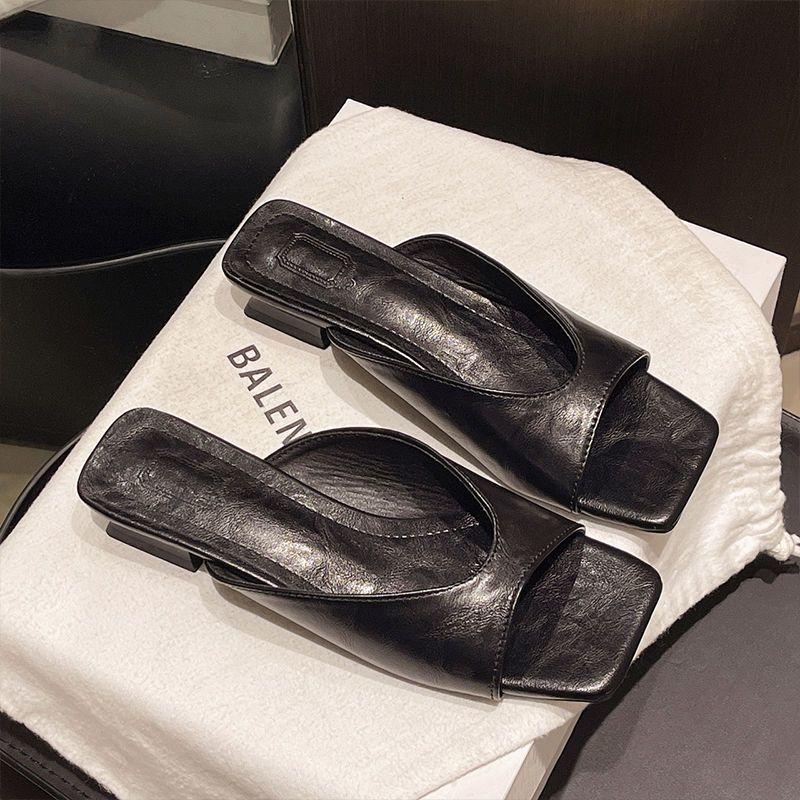 Простые шлепанцы на низком каблуке с открытым носком, крутые шлепанцы для женской летней обуви 2025, новые сандалии на танкетке, увеличивающие рост, с открытым носком 40 чёрный
Простые шлепанцы на низком каблуке с открытым носком, крутые шлепанцы для женской летней обуви 2025, новые сандалии на танкетке, увеличивающие рост, с открытым носком 40 чёрный