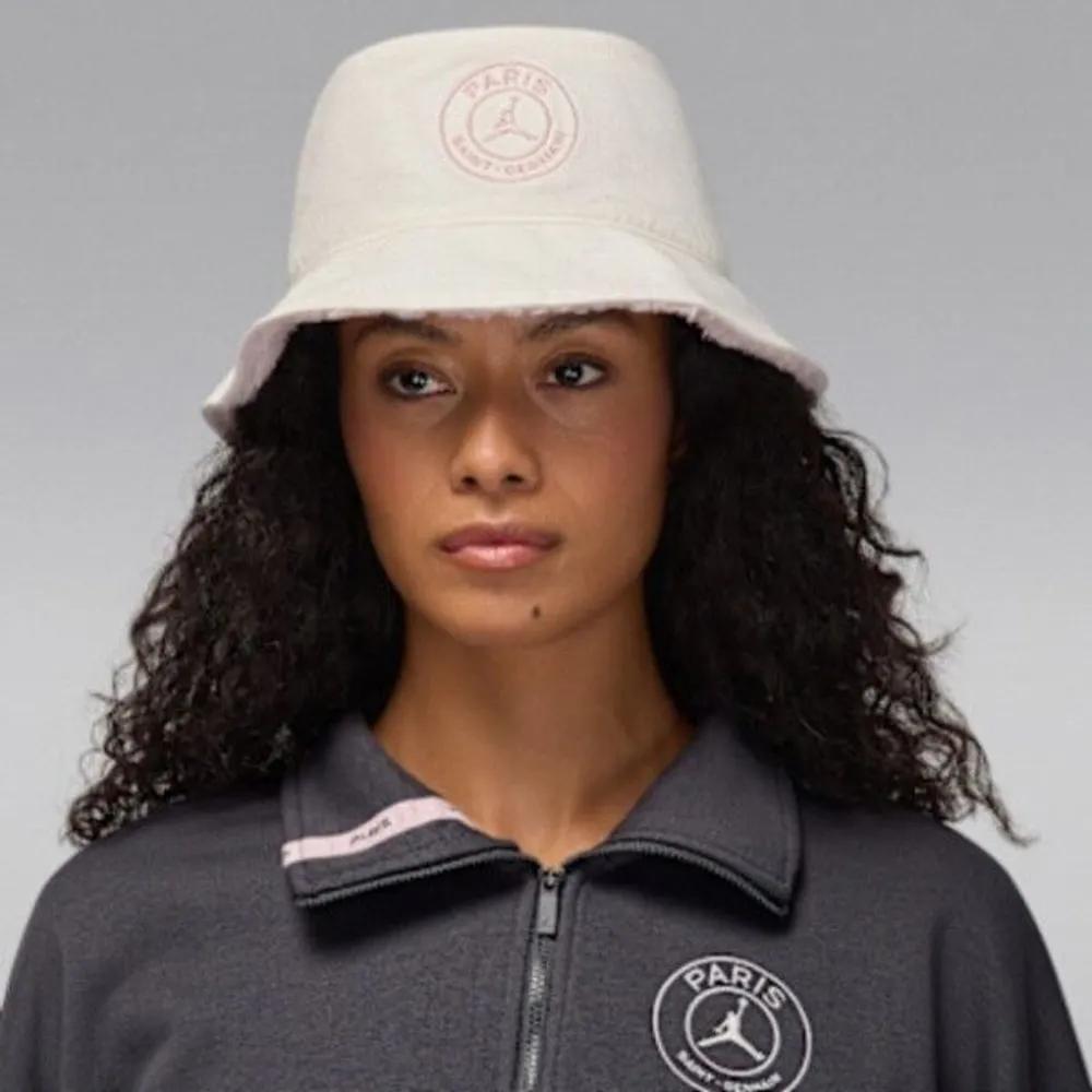 GQT II1486-133 Paris Saint-Germain Apex Sherpa-lined Bucket Hat 100
GQT II1486-133 Paris Saint-Germain Apex Sherpa-lined Bucket Hat 100