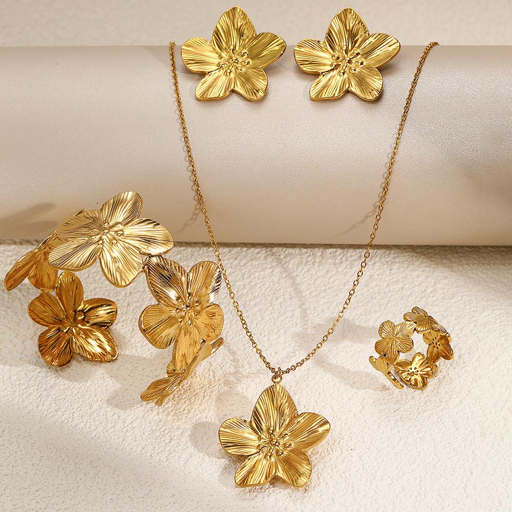 DOTIFI Fashion Stainless Steel Flower Pendant Necklace Earrings Bracelet Ring Jewelry Set Party Jewelry Dressing Aesthetic Gifts
DOTIFI Fashion Stainless Steel Flower Pendant Necklace Earrings Bracelet Ring Jewelry Set Party Jewelry Dressing Aesthetic Gifts
