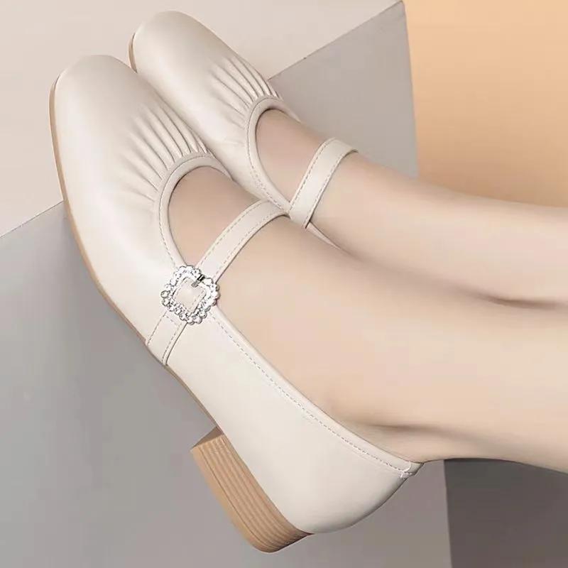 zapatos de mujer women classic black patent leather office buckle strap high heel shoes lady beige work shoes ab584 35
zapatos de mujer women classic black patent leather office buckle strap high heel shoes lady beige work shoes ab584 35