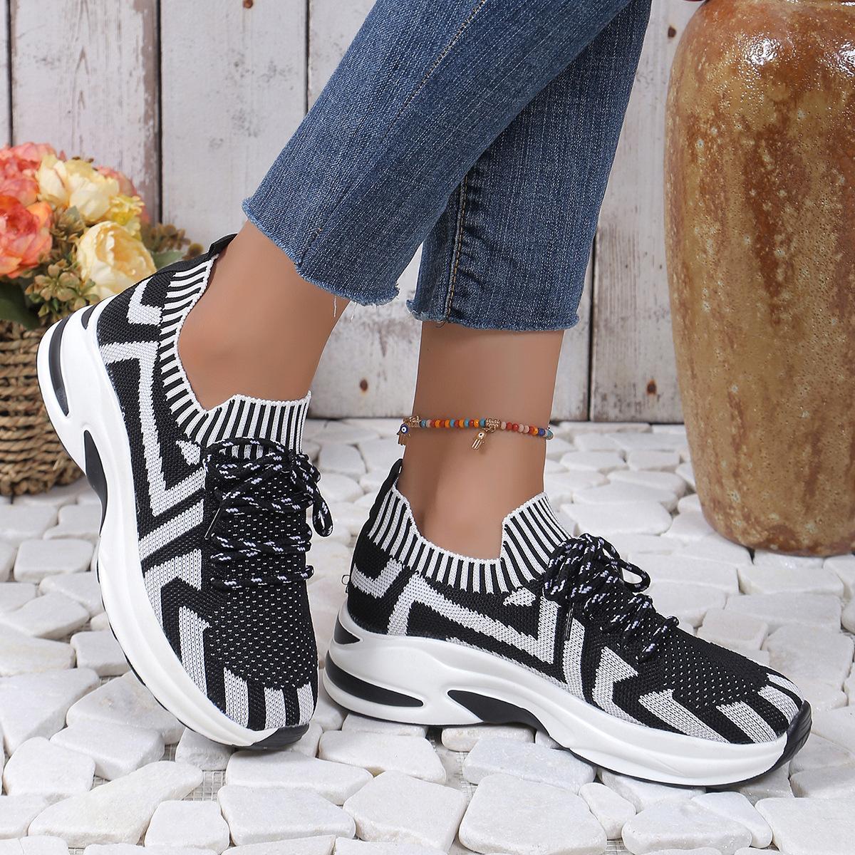 Breathable fly-woven women s shoes 2024 summer new mesh sports shoes European and American large-size casual lace-up wedge heel women s shoes 43 білий
Breathable fly-woven women s shoes 2024 summer new mesh sports shoes European and American large-size casual lace-up wedge heel women s shoes 43 білий