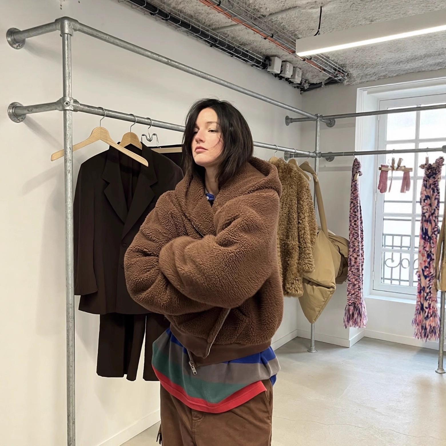 Unisex Trendy Brown Lambswool Fleece Hooded Jacket - Autumn/Winter 25FW Collection Small коричневий
Unisex Trendy Brown Lambswool Fleece Hooded Jacket - Autumn/Winter 25FW Collection Small коричневий