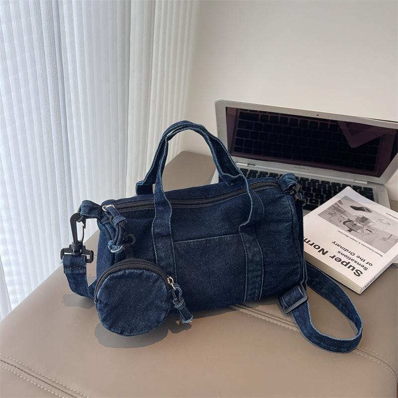 Denim bag women s summer versatile shoulder messenger bag casual high-end portable pillow bag синий
Denim bag women s summer versatile shoulder messenger bag casual high-end portable pillow bag синий